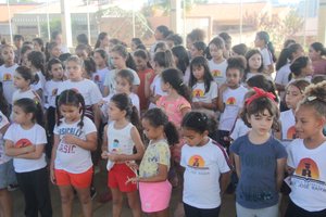 Capa da Galeria: Apresentação coral no dia das mães
